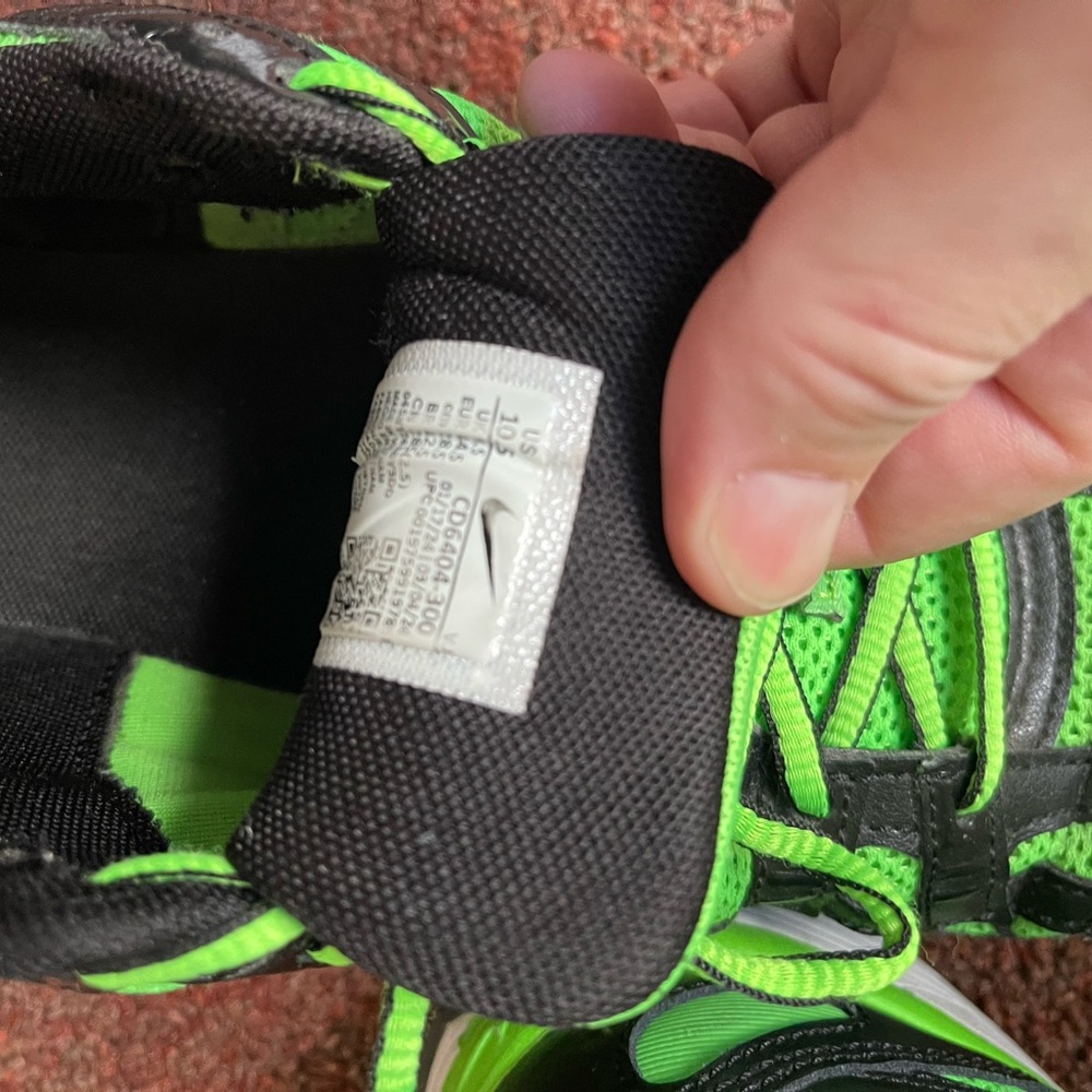 Nike Green and Black Athletic Shoes - Picture 5 of 6